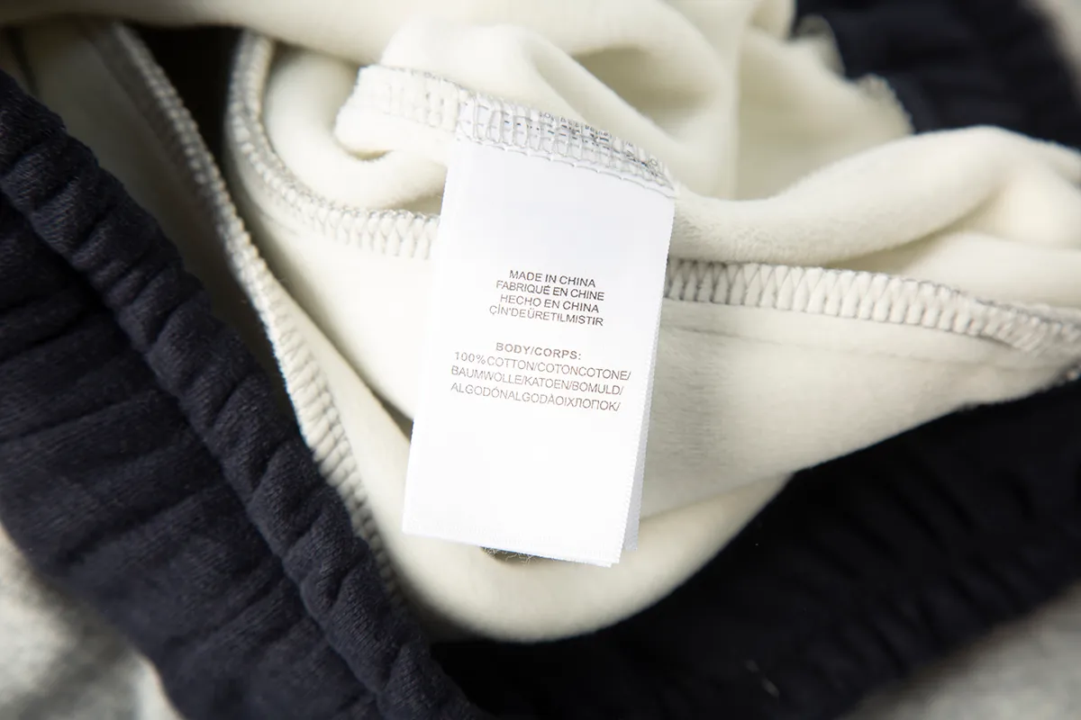 P230 White background picture [Fleet in winter] Style number: 25130# Color: black/navy blue/dark gray/light gray/white gray/beige/light khaki Size: S-XL - Ralph Lauren/Ralph Lauren 2025FW autumn and winter plus velvet contrasting waist design drawstring scimitar version lazy feeling loose couple sweatpants - brushed face velvet lining one piece for winter - custom dyed trouser cord hanging hardware The details are in place - loose fit, scimitar legs, loose upper body without looking too big - RL/lazy autumn and winter sweatpants, a pair of casual sweatpants that are very suitable for CleanFit. Loose fit scimitar fit trousers can be used as couple wear. It has a relaxed feel for daily wear. Contrasting color shakes to increase the overall sense of layering. The sense of drape is visible to the naked eye. The design of the trouser legs can be closed, which can also be very warm and versatile in winter.